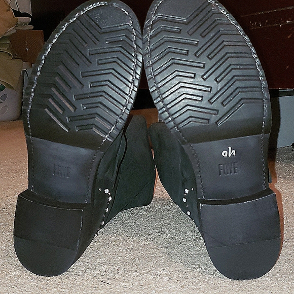 ●SOLD●FRYE 8½ STONE STUDDED - Picture 7 of 16